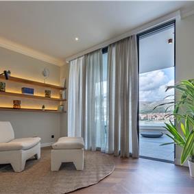 Selection of 5 bedroom seafront villas with heated pool on Ciovo near Trogir, sleeps 10